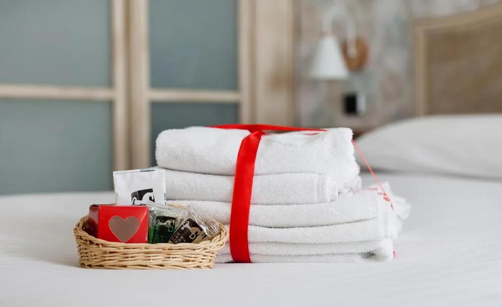 Camera con letto matrimoniale grande e balcone — Hotel Soria Plaza Mayor