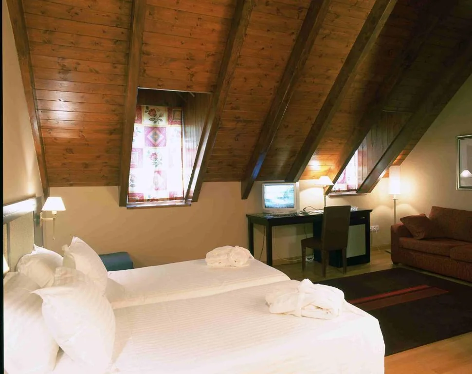 Junior Suite mit Whirlpool-Badewanne — Hotel Spa Acevi Val d’Aran
