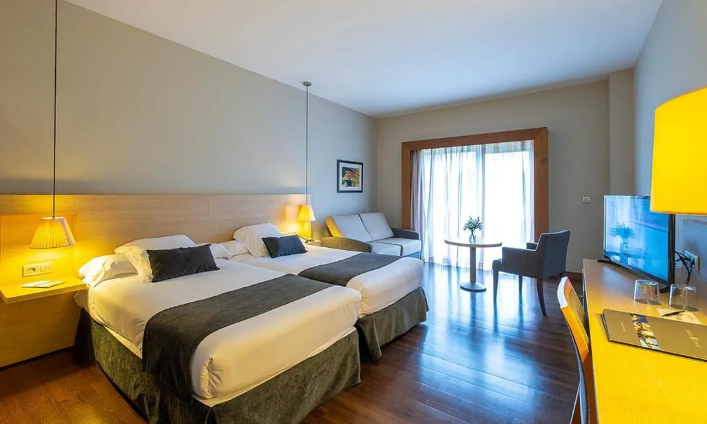 Habitación Familiar — Hotel Spa Attica21 Vilalba