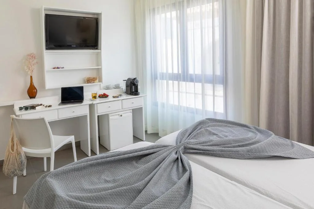 Habitación Doble Estándar - 2 camas — Hotel Spa Cap de Creus