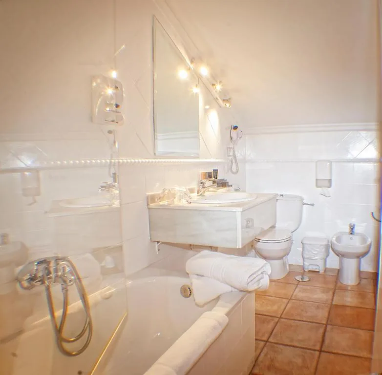 Quarto Duplo Económico — Hotel Spa El Muelle de Suances