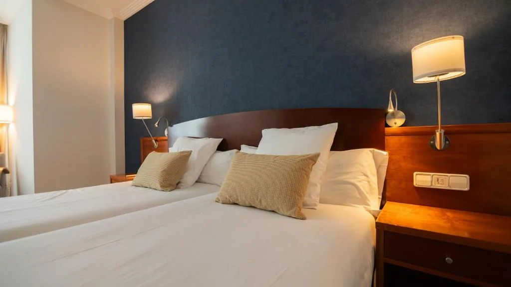 Habitación Triple con acceso al spa (2 adultos + 1 niño) — Hotel Spa Galatea