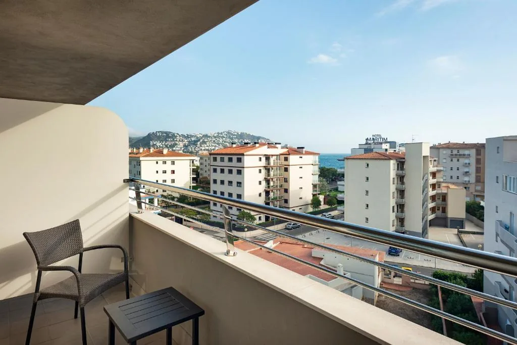 Habitación Triple Estándar — Hotel Spa Mediterráneo Park