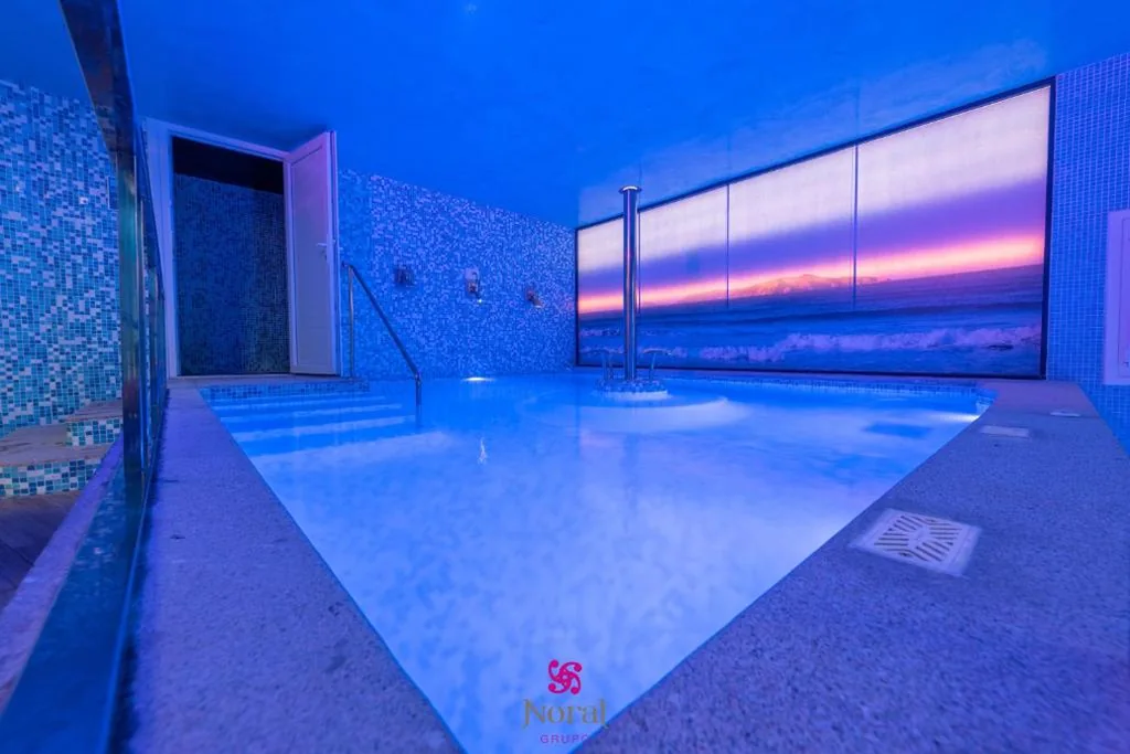 Quarto Duplo com acesso gratuito ao spa e 1 cama extra (2 adultos e 1 criança) — Hotel Spa Norat O Grove 3* Superior