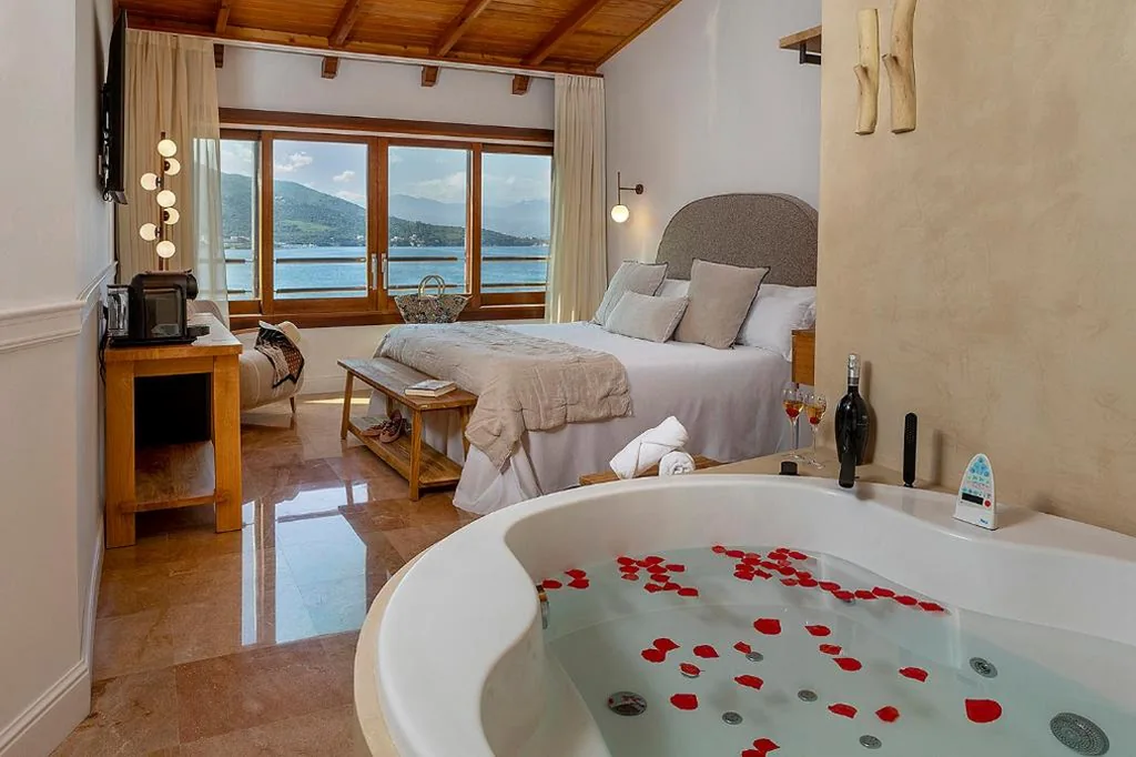 Junior Suite met uitzicht op zee — Hotel Spa Porto Cristo