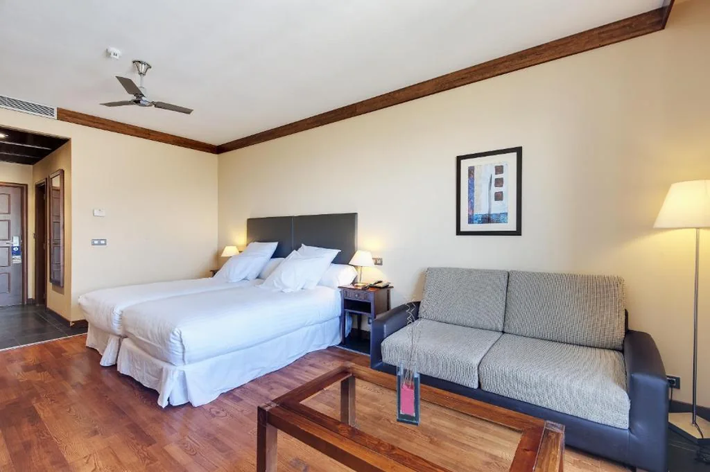 Superior Family Room (2 Adults + 2 Children) — Hotel & Spa Real Badaguás Jaca