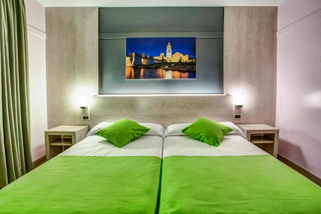 Camera doppia Standard con 2 letti — Hotel Spa Rio Ucero