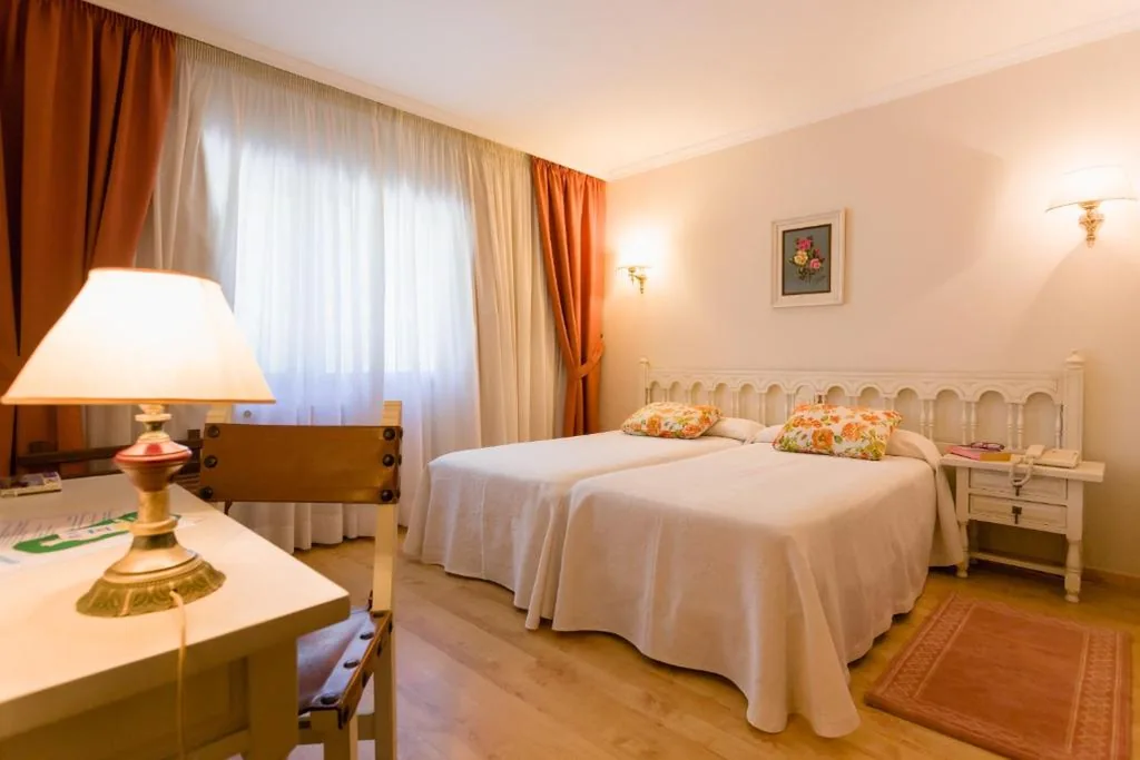 Habitación Doble Estándar - 2 camas — Hotel Stellamaris
