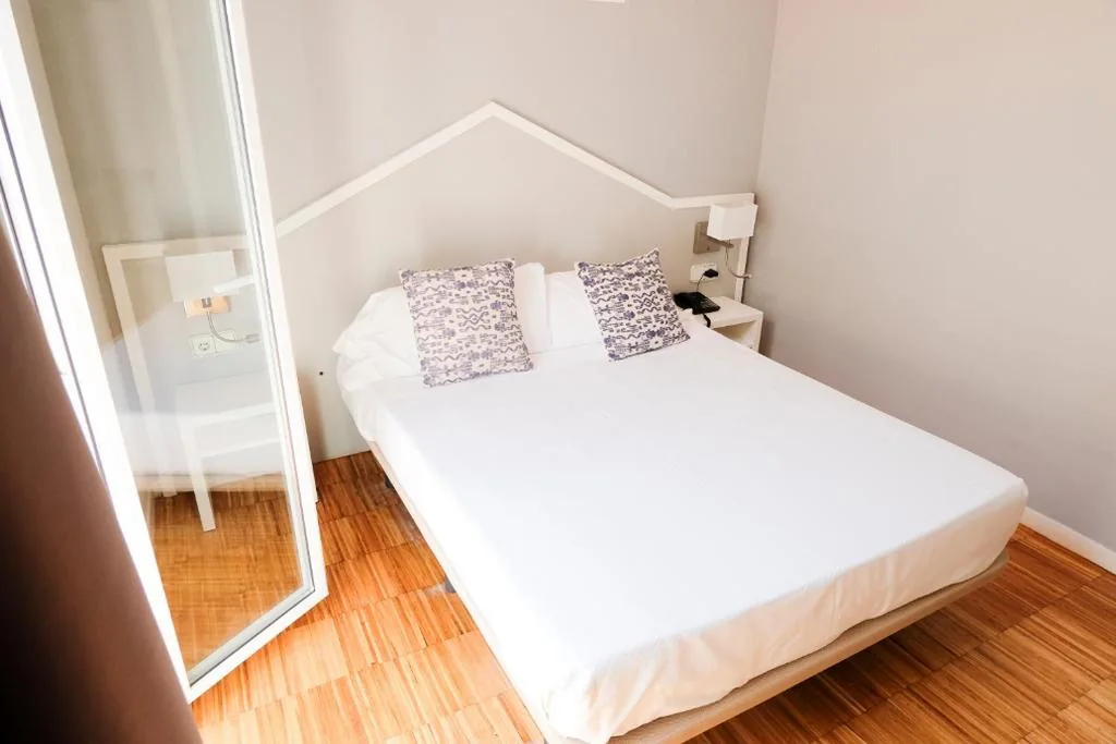 Chambre double avec balcon - 1 ou 2 lits — Hotel Subur