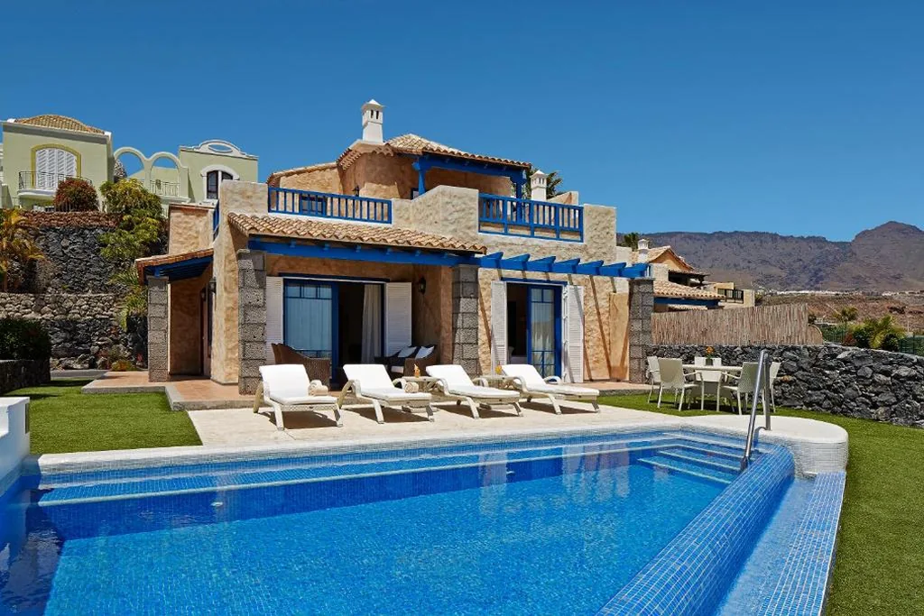 Villa con 3 camere da letto e piscina privata (3 adulti + 3 bambini) — Hotel Suite Villa Maria
