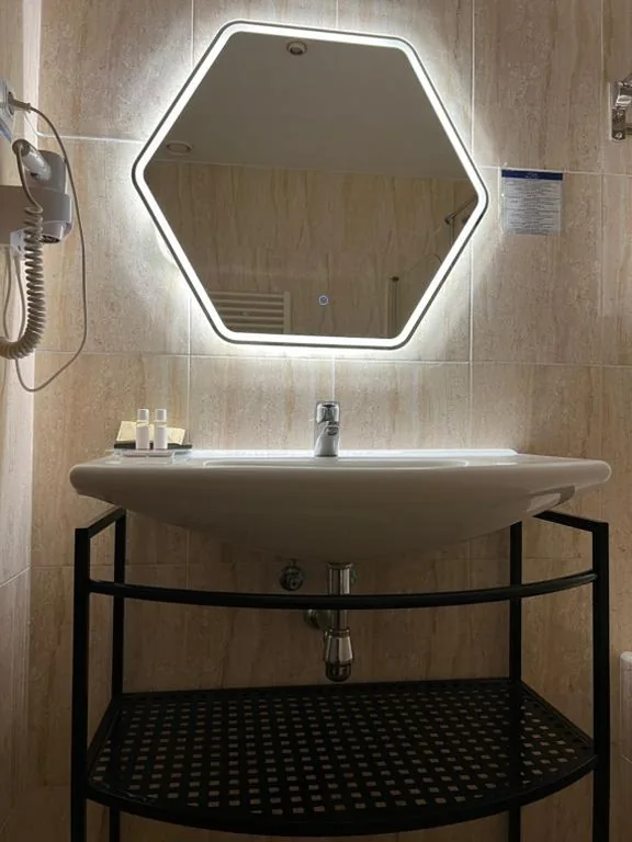 Habitación Doble con cama supletoria (3 adultos) — Hotel Suites Feria de Madrid