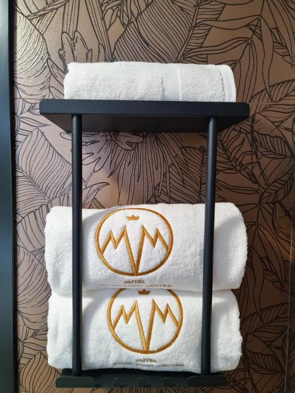 Estudio Deluxe con cama grande — Hotel Suites Moma Centro