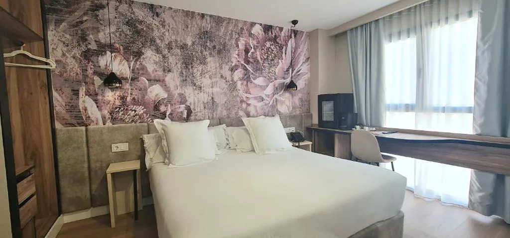 Habitación Doble con balcón — Hotel Suites Moma Centro