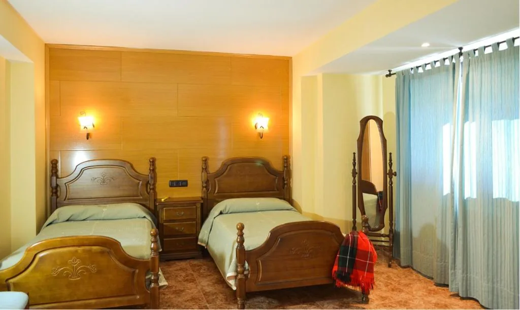 Quarto Duplo - 2 camas — Hotel Suiza