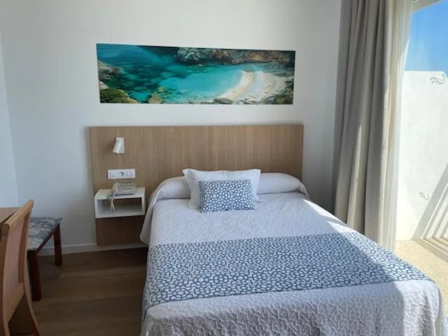 带阳台单人间 — Hotel Sultán