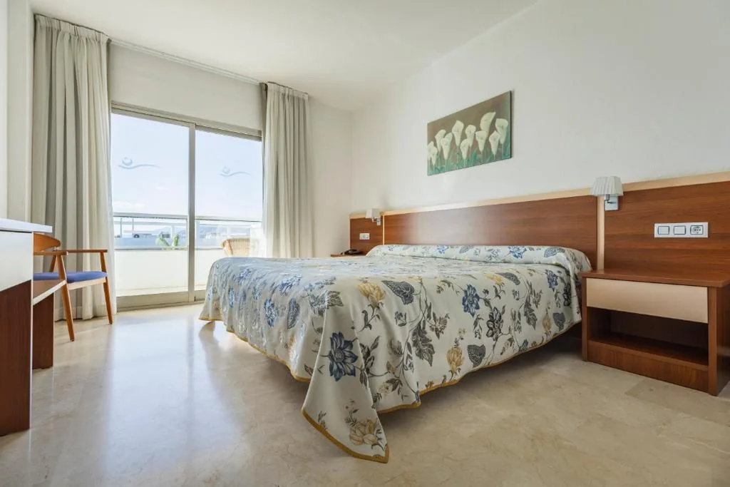 Camera con letto matrimoniale extra-large e vista sul mare — Hotel Sun Palace Albir & Spa