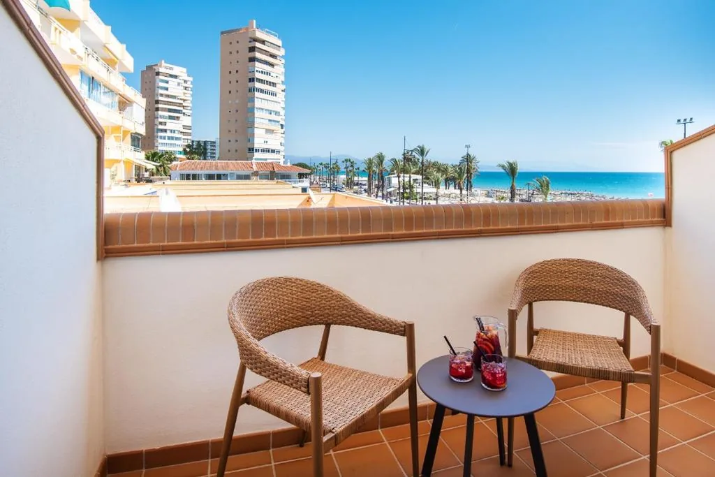 Doppelzimmer mit Terrasse und seitlichem Meerblick – 2 Betten — Hotel Tarik