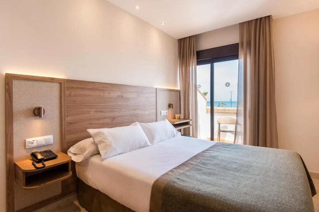Standard-Einzelzimmer mit seitlichem Meerblick — Hotel Tarik