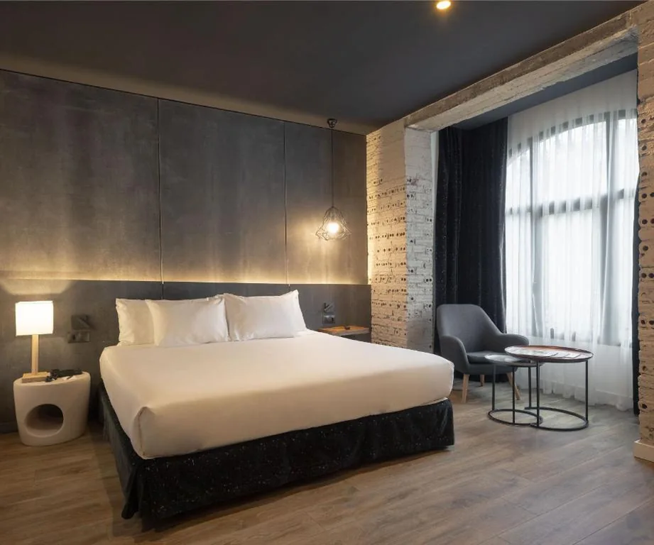 Chambre double avec vue sur la rivière — Hotel Tayko Bilbao