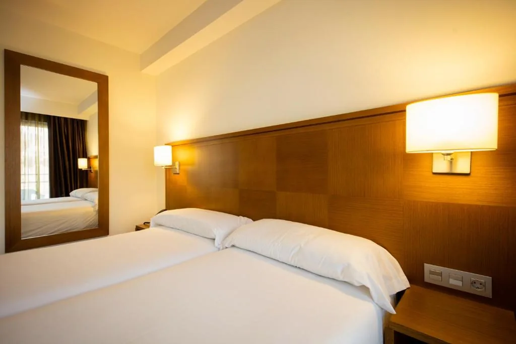 Habitación Doble - 1 o 2 camas — Hotel Thalasso Cantabrico Las Sirenas 4 Superior