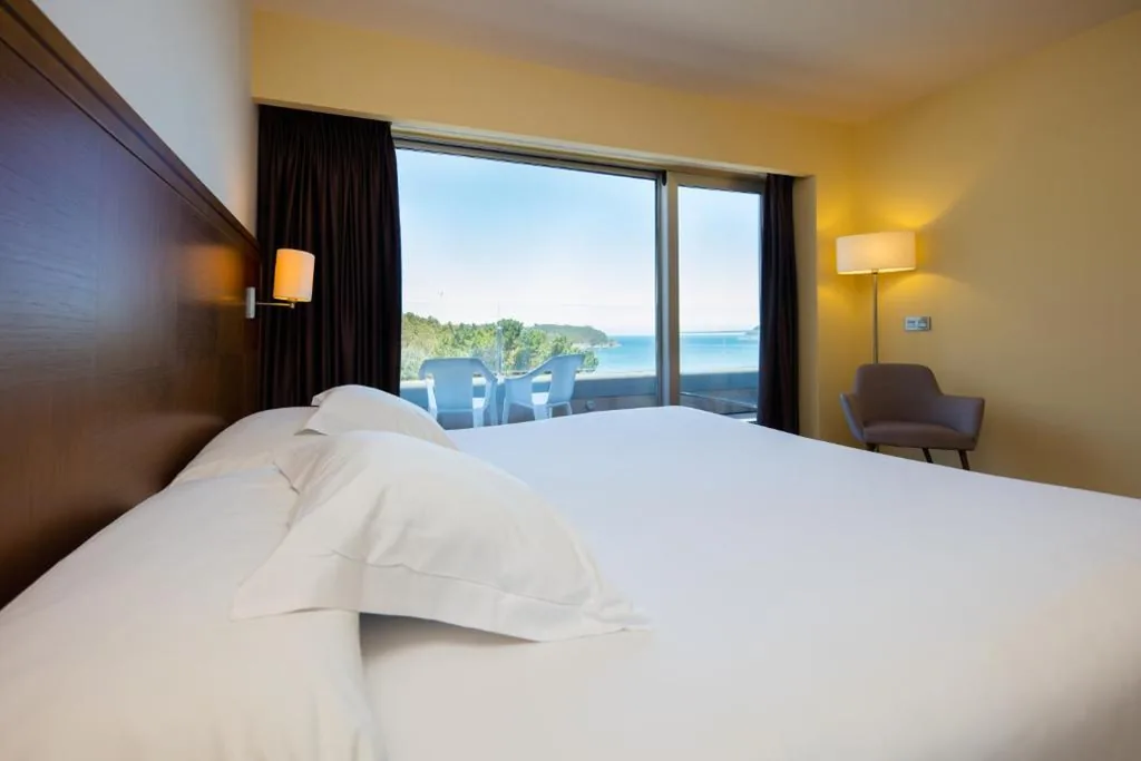 Habitación Doble con vistas - 1 o 2 camas — Hotel Thalasso Cantabrico Las Sirenas 4 Superior