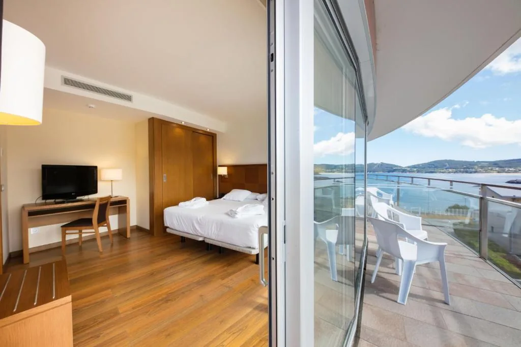 Habitación Doble con vistas al mar - 1 o 2 camas — Hotel Thalasso Cantabrico Las Sirenas 4 Superior