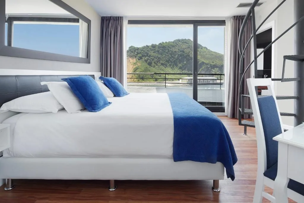 Suite Duplex con accesso alla spa — Hotel & Thalasso Villa Antilla - Habitaciones con Terraza - Thalasso incluida