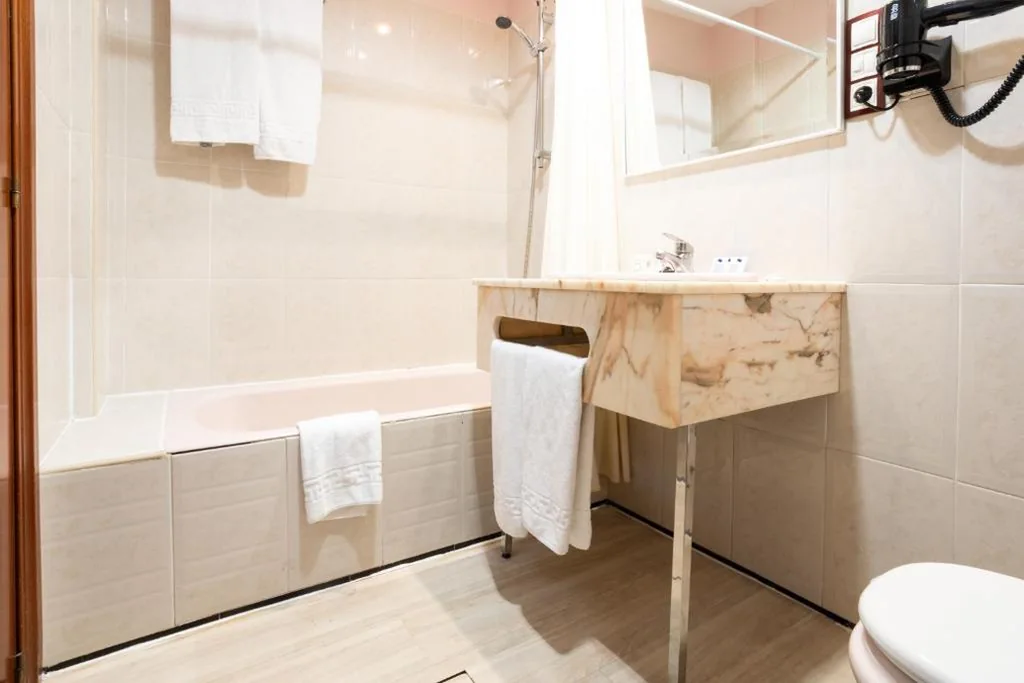 Chambre quadruple — Hotel Tibur