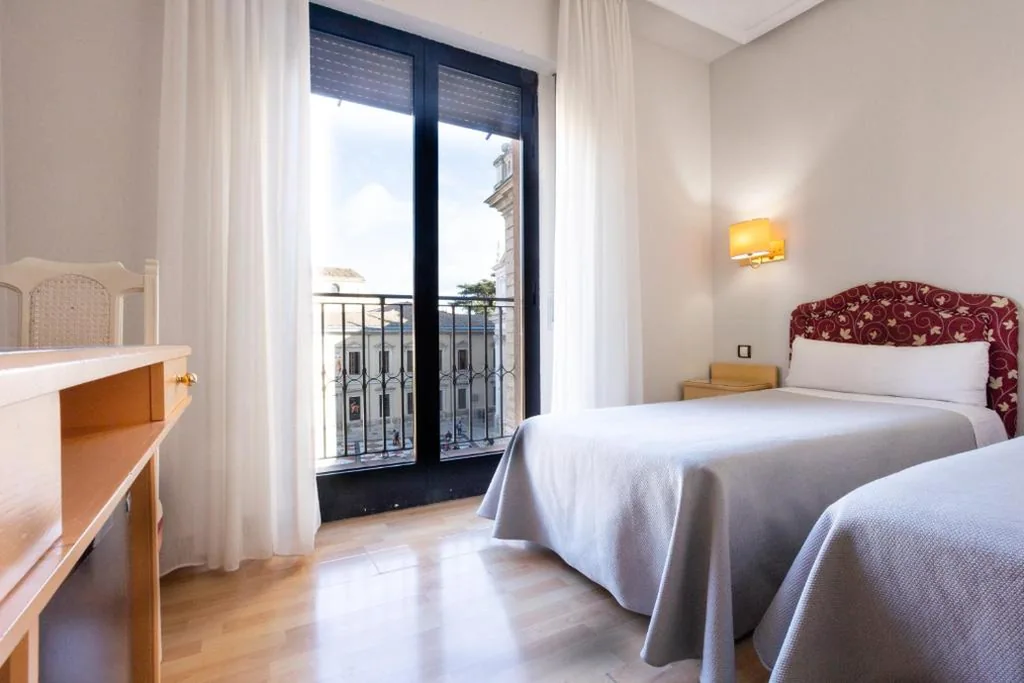 Chambre double - 1 ou 2 lits — Hotel Tibur