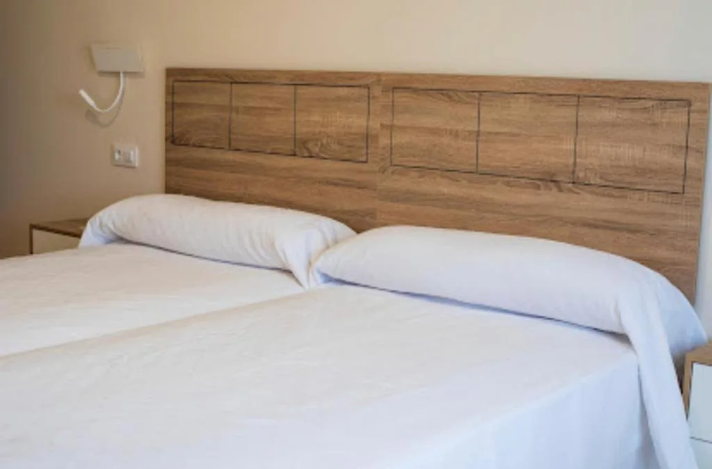 Camera doppia con bagno privato - 2 letti — Hotel Tierra