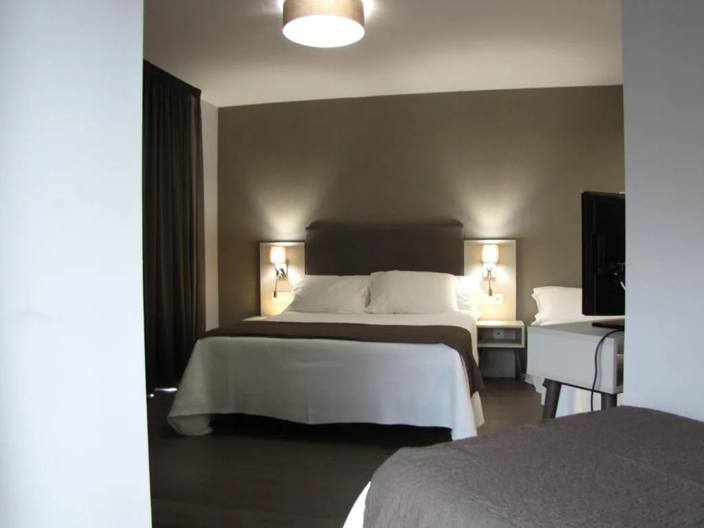 Chambre quadruple supérieure — Hotel Ton