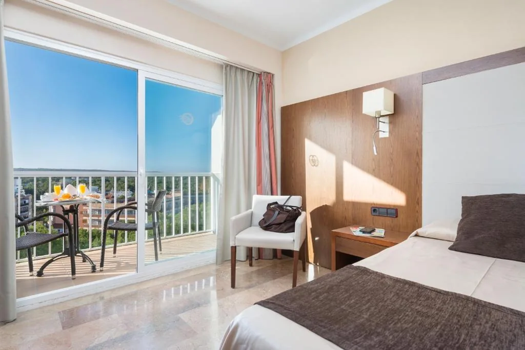 Double Room with Balcony - 1 or 2 Beds — Hotel Torre Azul & Spa - Adults Only