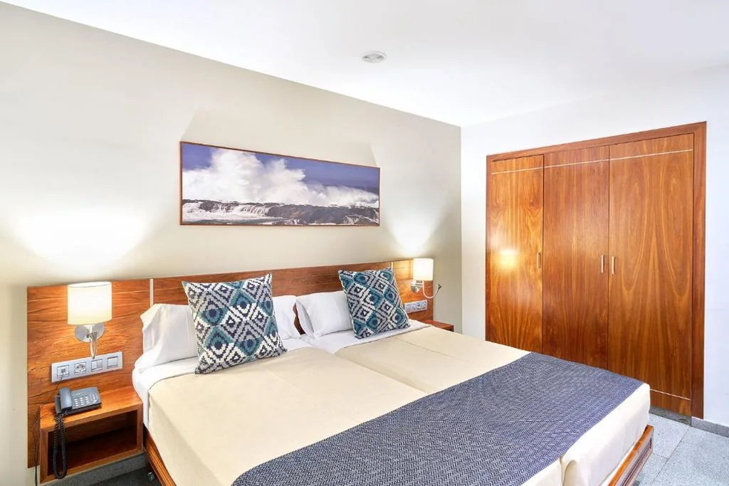 Camera doppia Comfort con 2 letti — Hotel Torre Del Conde