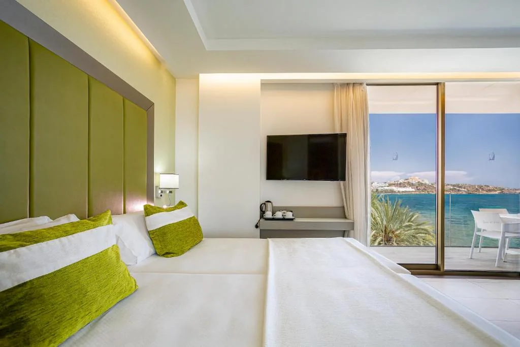 Habitación Doble Superior — Hotel Torre del Mar - Ibiza