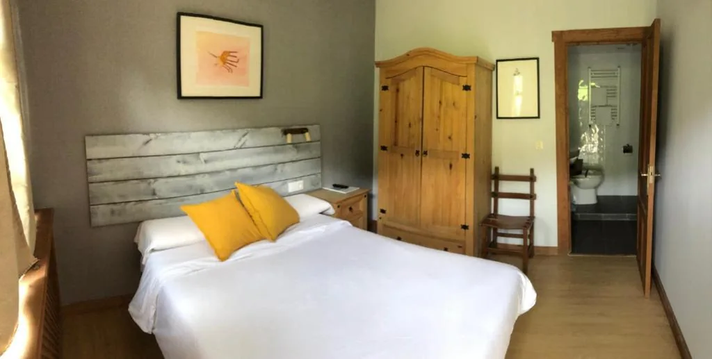 Chambre Double Économique — Hotel Torrecerredo