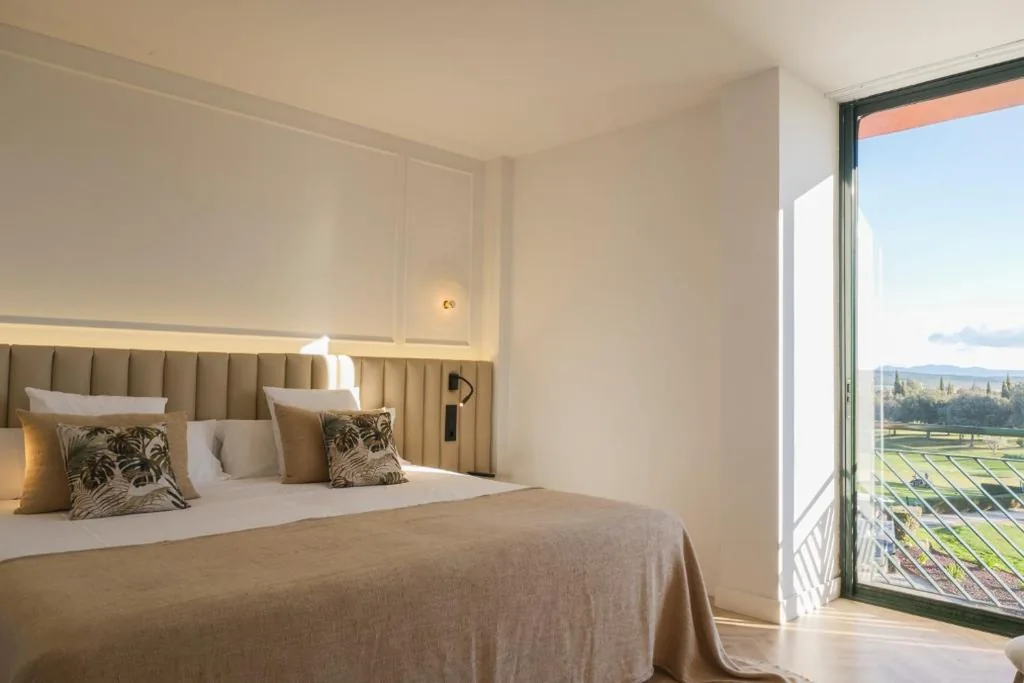Quarto Duplo com vista - 1 ou 2 camas — Hotel TorreMirona Golf & Spa
