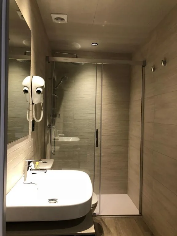 Habitación Doble con balcón — HOTEL TORRENT