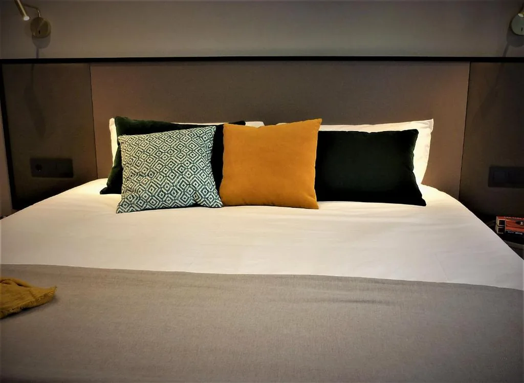 Habitación Triple con balcón — HOTEL TORRENT