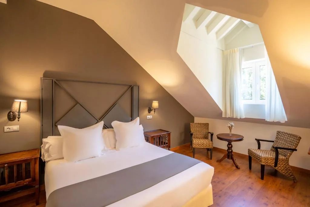 双人间－1张或2张床－阁楼 — Hotel Torres de Somo