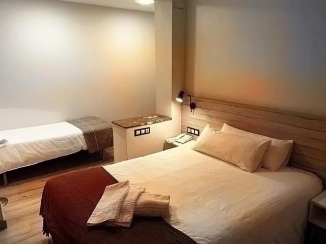 Camera tripla — Hotel Torres Manlleu