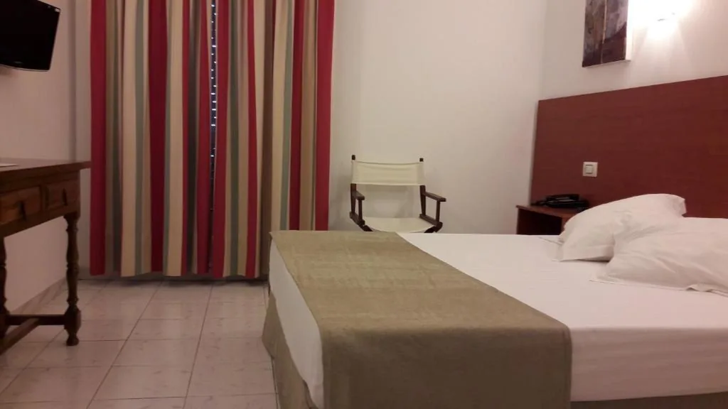 Chambre Double Économique — Hotel Torres Touriño