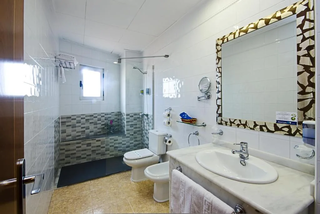 Camera tripla — Hotel Traíña