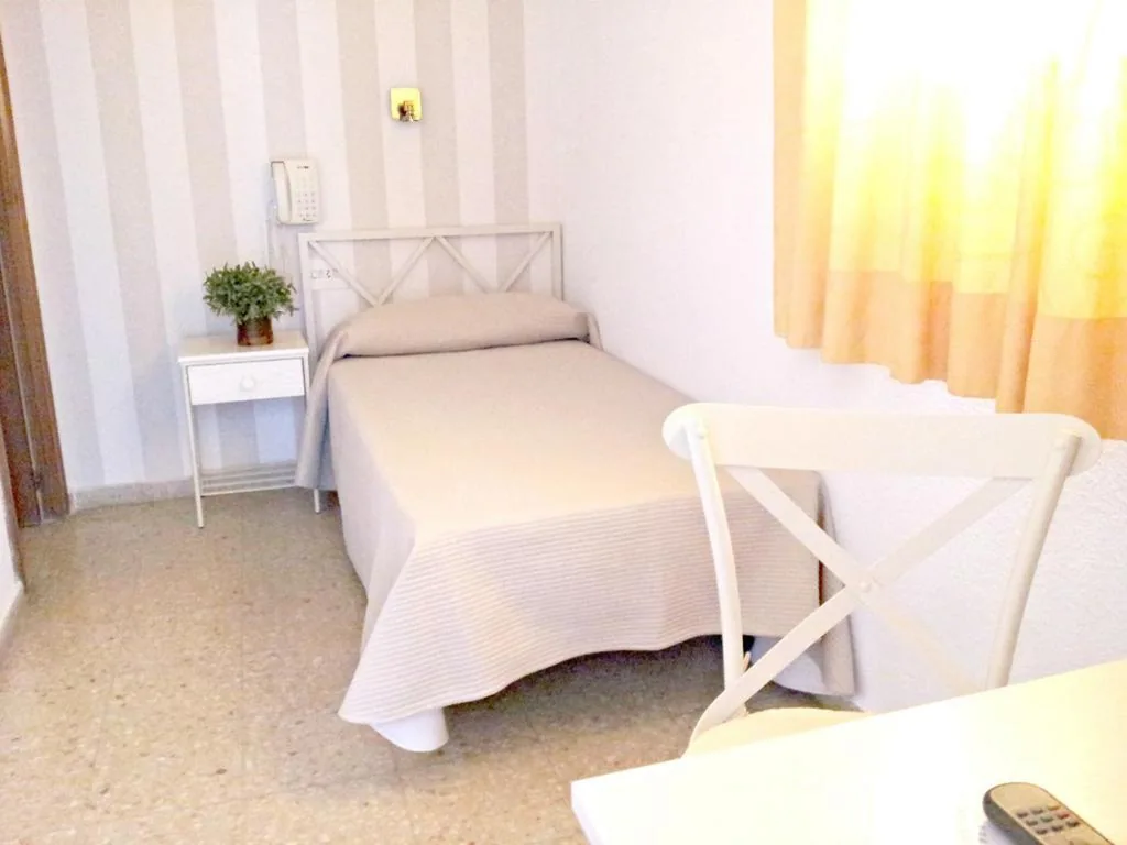 Habitación Individual — Hotel Tramontana