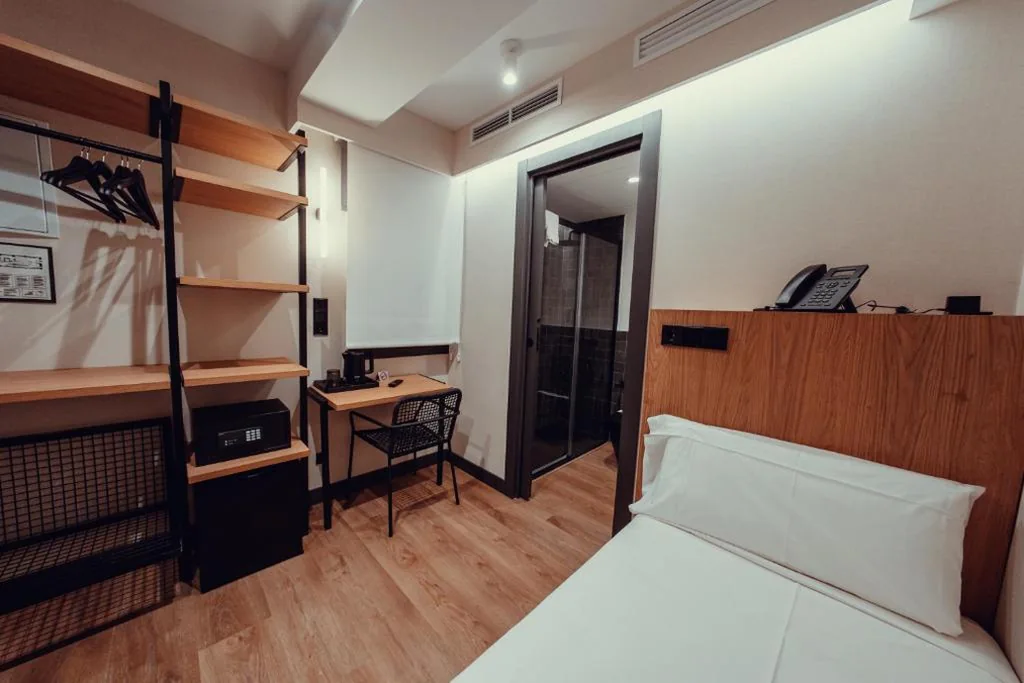 ベーシックシングルルーム — Hotel Transit