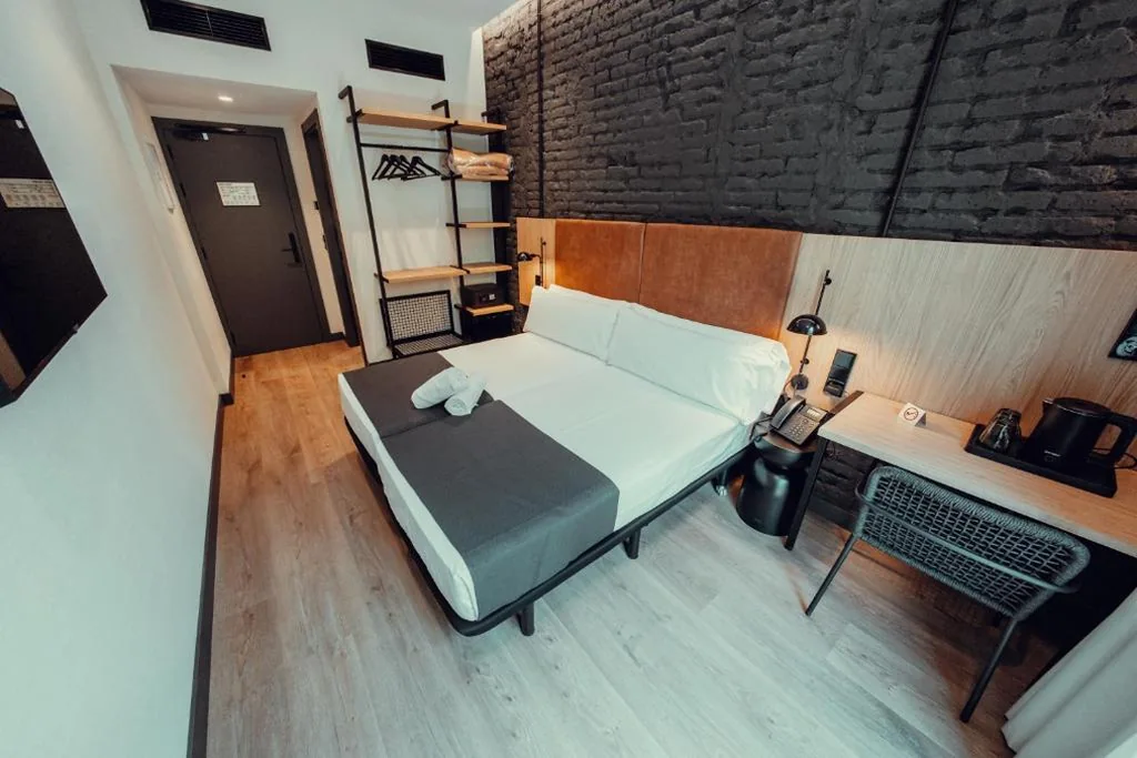 Hotel Transit