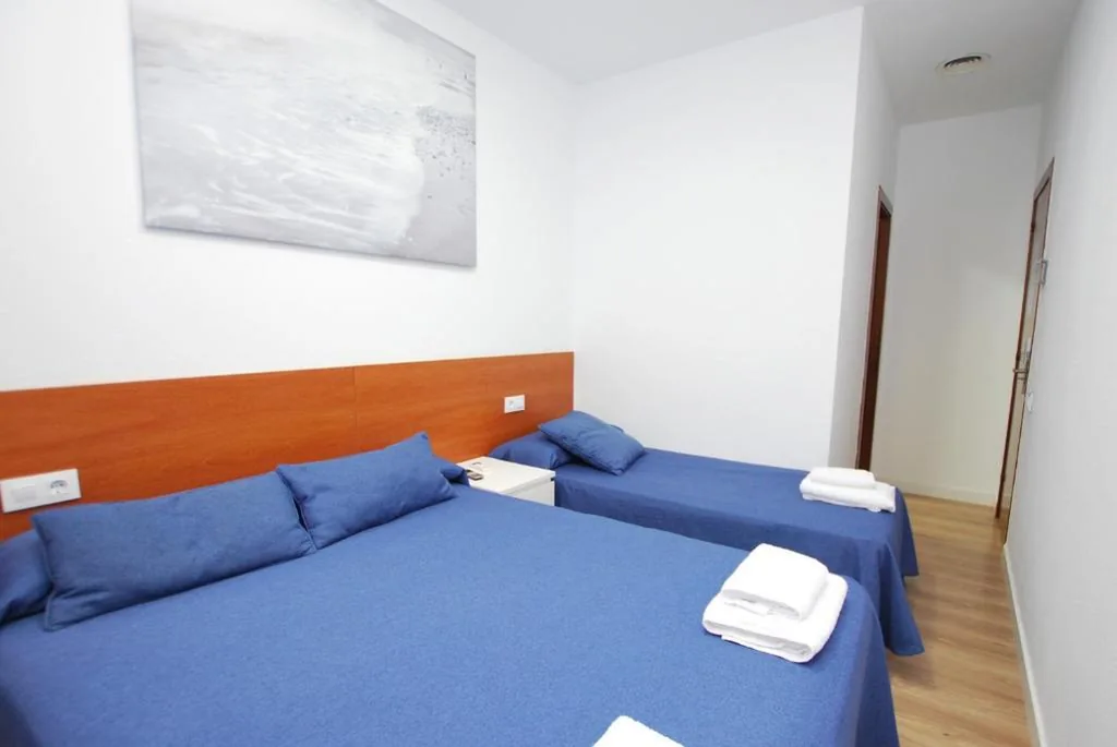 Vierbettzimmer — Hotel Tres Leones