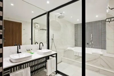 Hotel Tres Reyes Pamplona — 照片 3