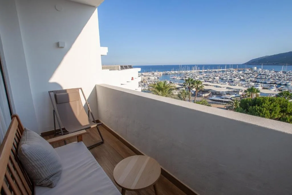 Chambre double Premium avec terrasse — Hotel Tres Torres