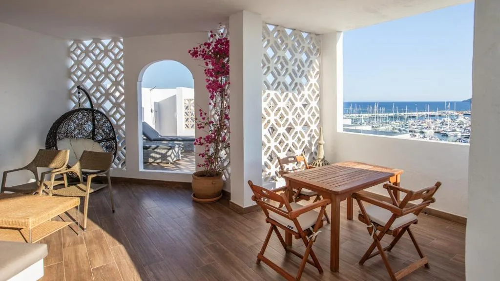 Chambre double Premium avec terrasse et vue sur la mer — Hotel Tres Torres