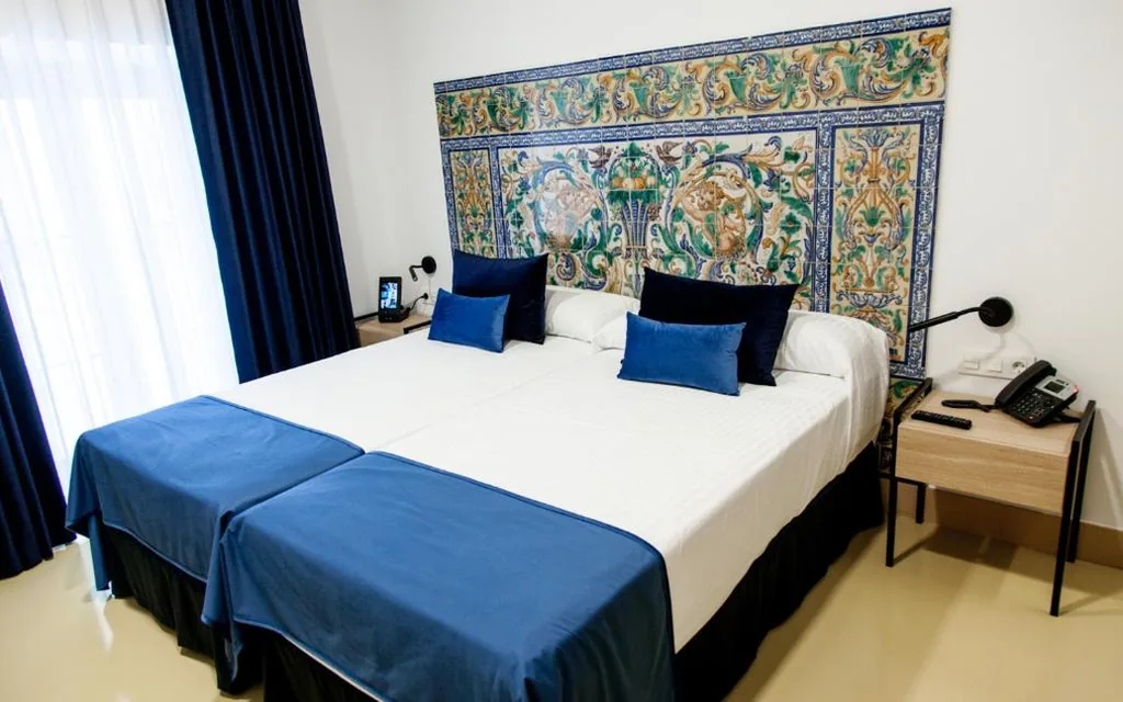 HOTEL TRIANA MONTALVAN